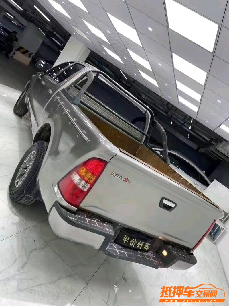 成都20年凯迪拉克XT64