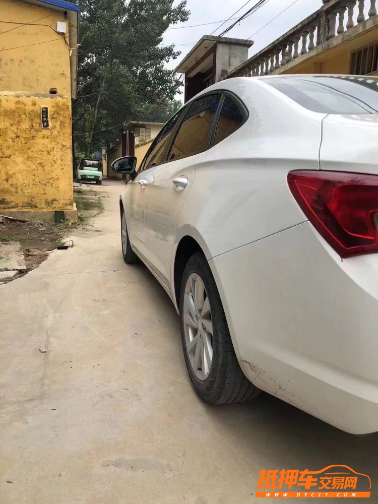 北京18年别克威朗5