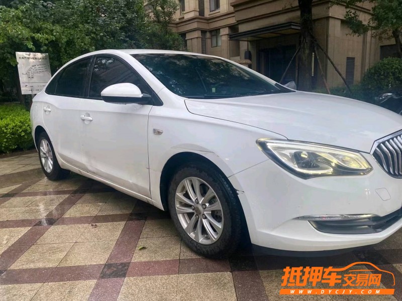 青岛17年别克英朗3