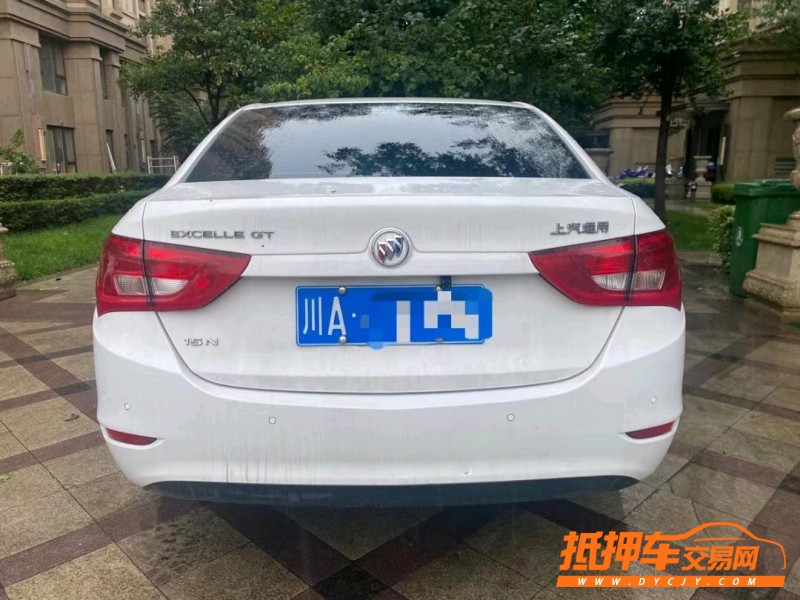 青岛17年别克英朗8