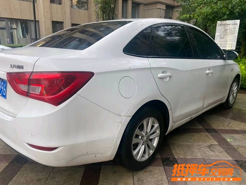 青岛17年别克英朗9