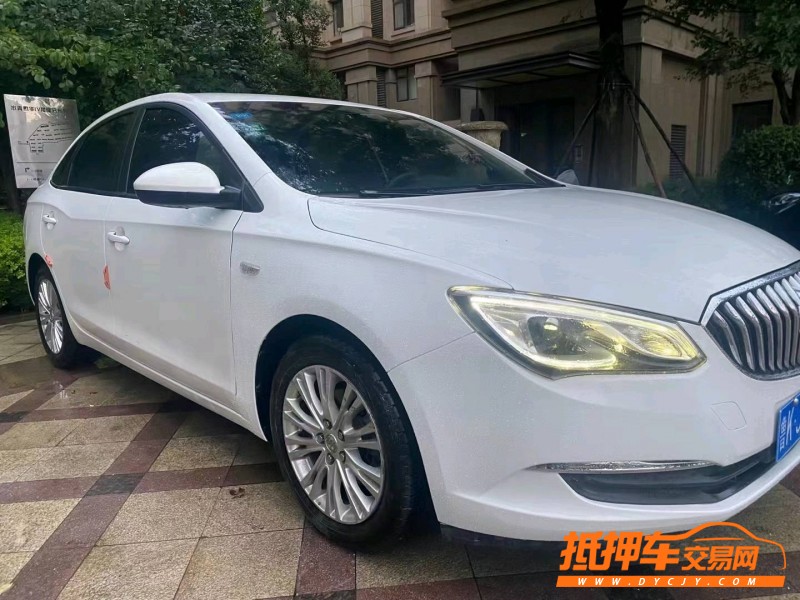 青岛17年别克英朗7