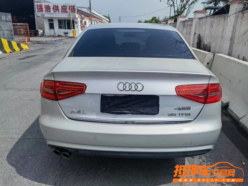 上海13年奧迪A4L1