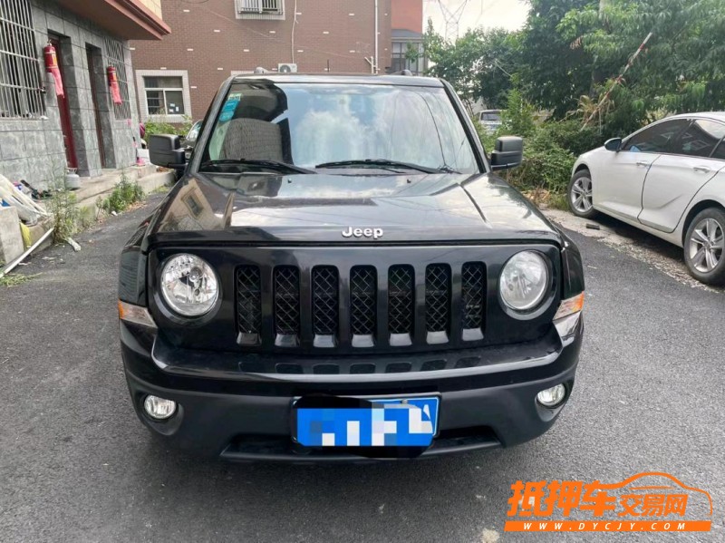 紹興14年Jeep自由客1