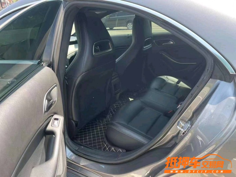 北京18年奔驰CLA8