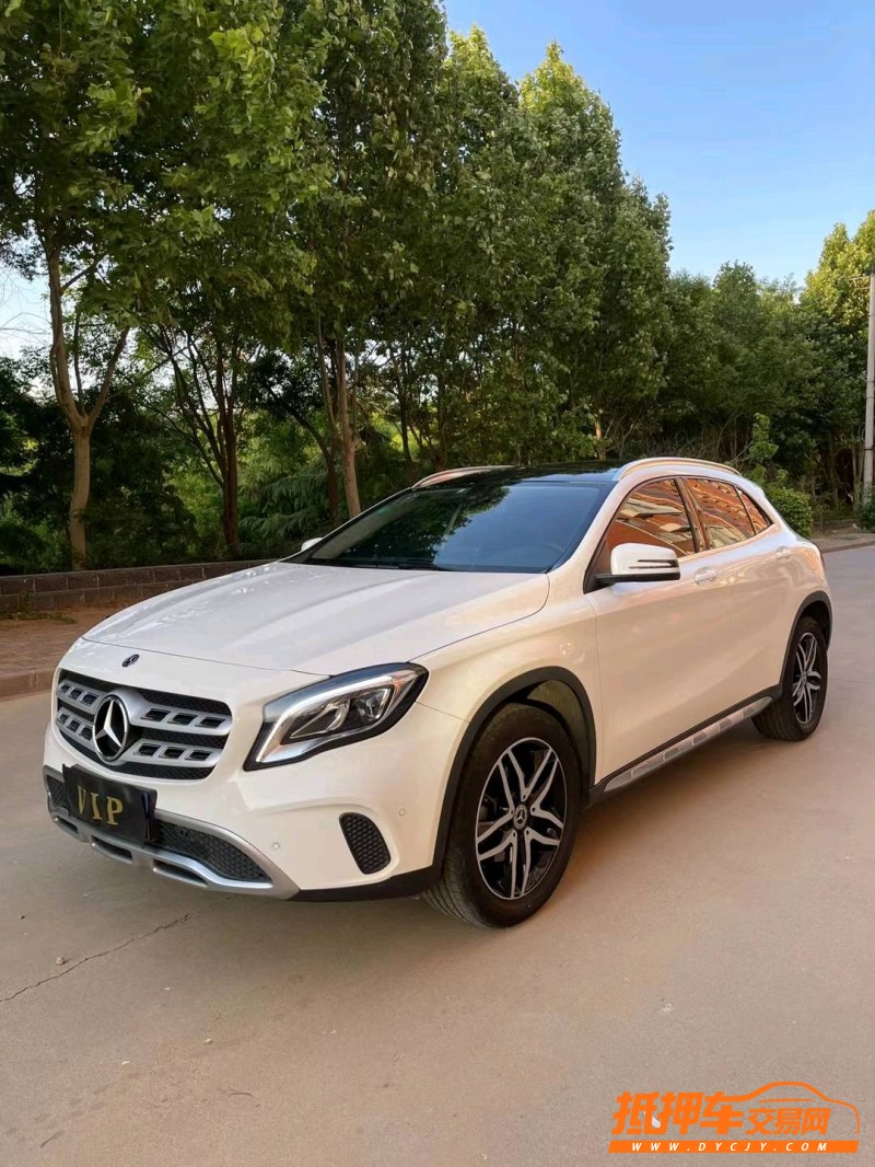 邢台18年奔驰GLA2