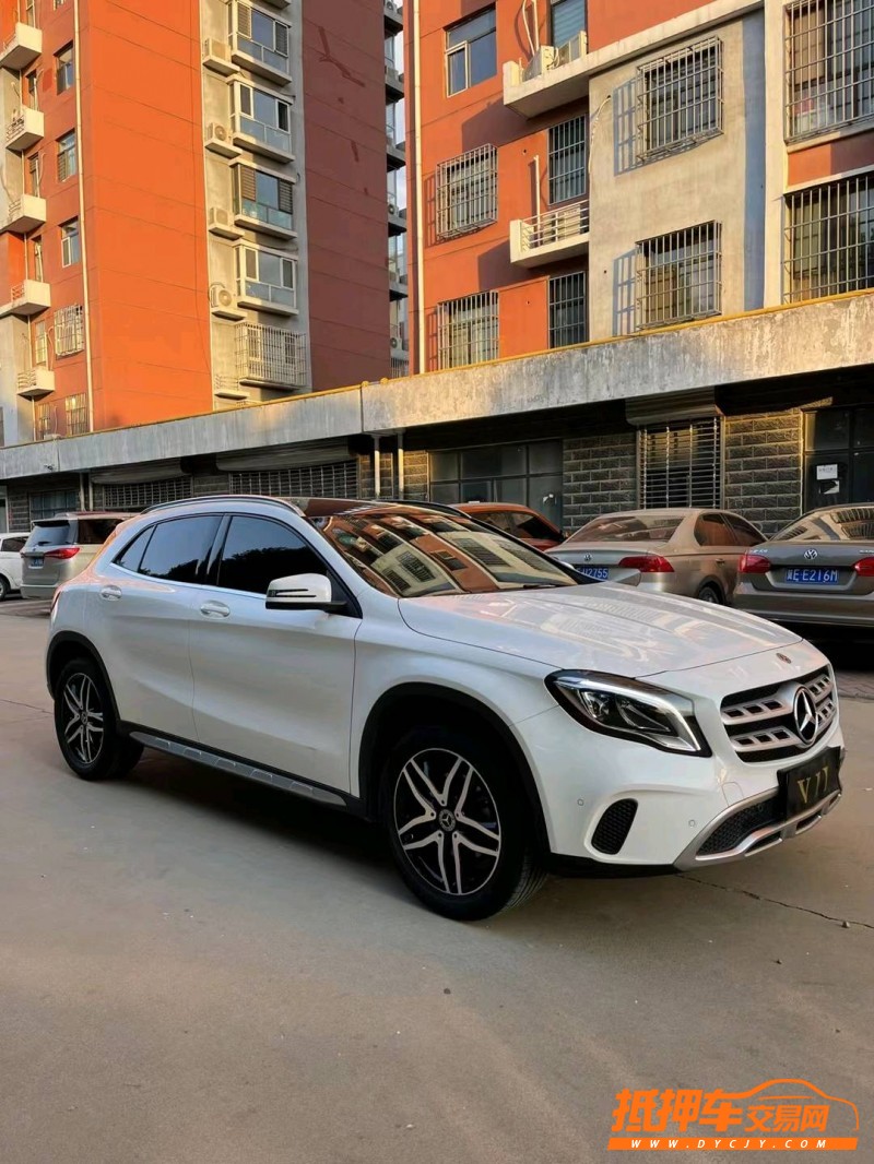 邢台18年奔驰GLA3