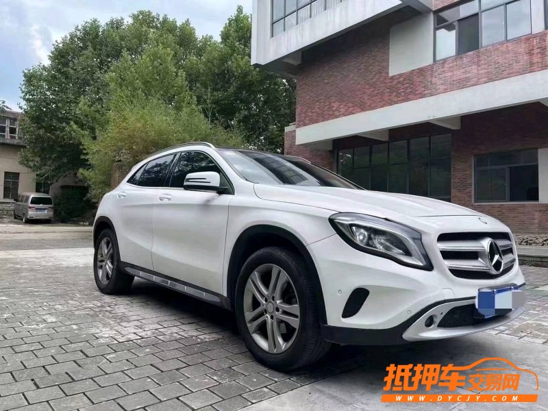 烟台17年奔驰GLA3