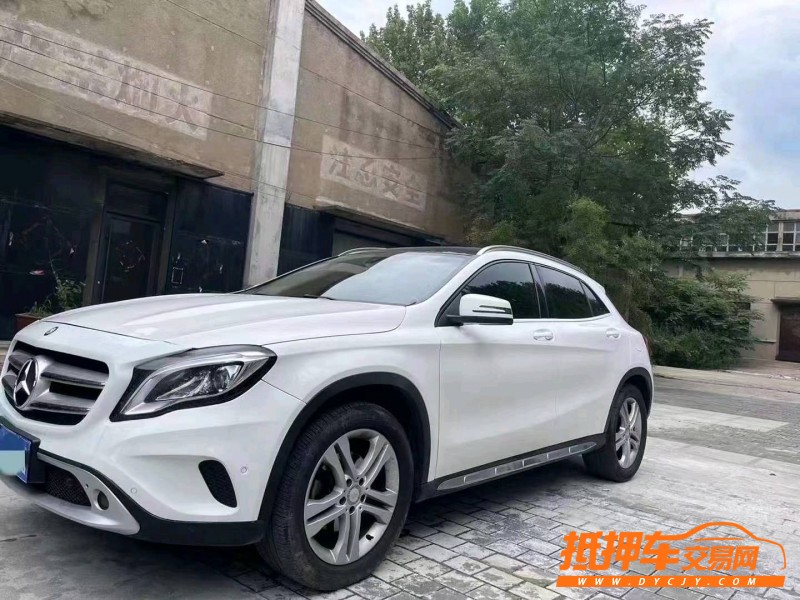 烟台17年奔驰GLA2