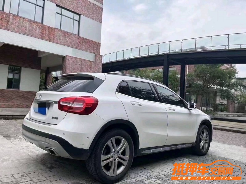 烟台17年奔驰GLA4