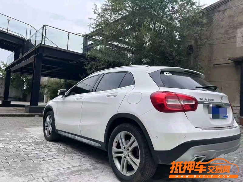 烟台17年奔驰GLA7