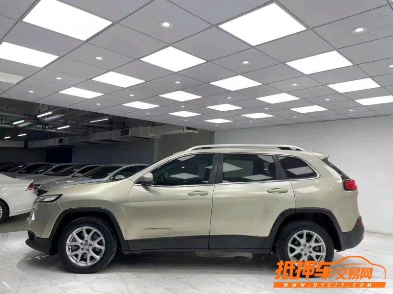 成都16年Jeep自由光3