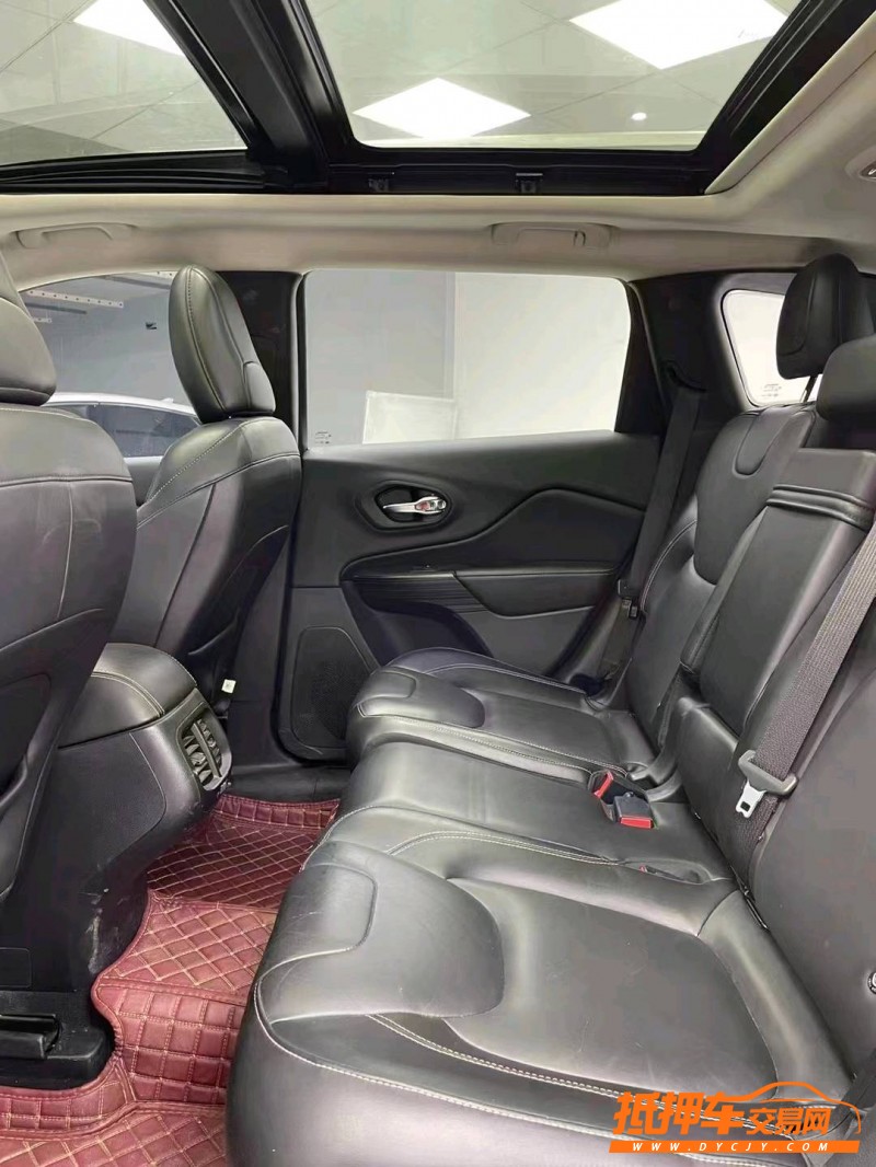 成都16年Jeep自由光7