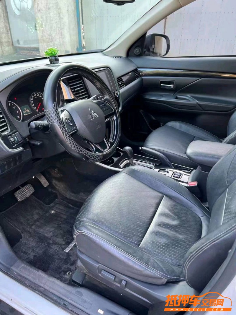 潍坊18年三菱欧蓝德6