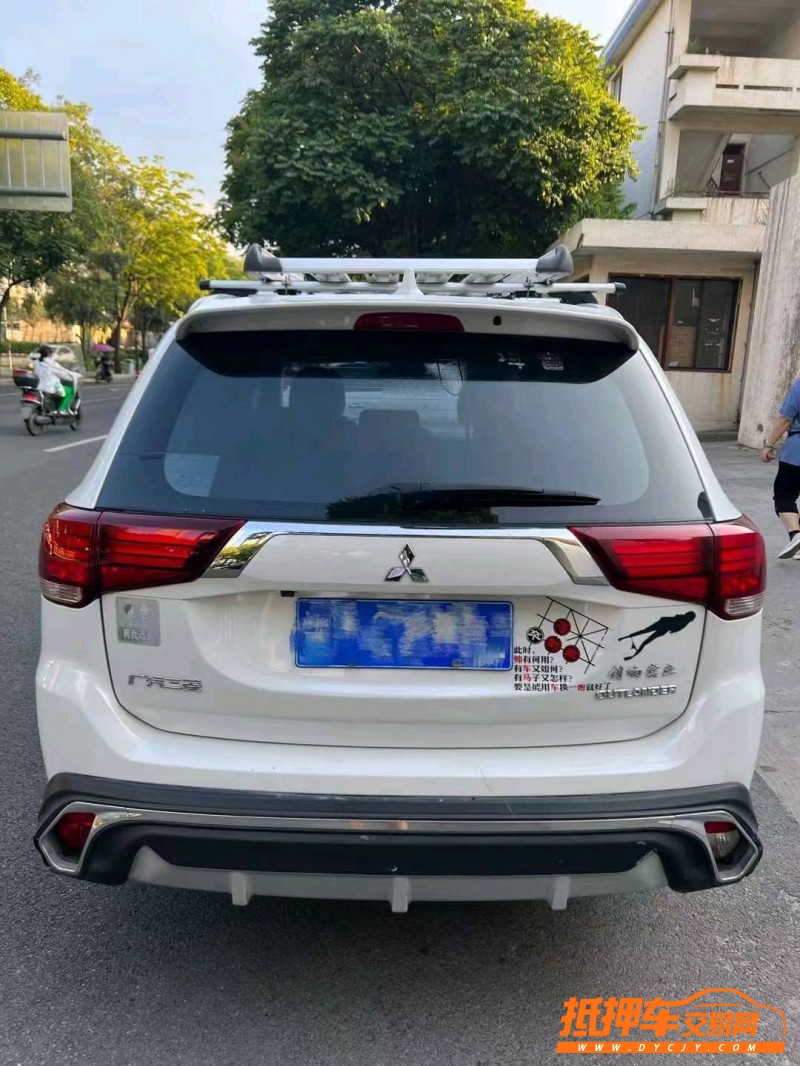 潍坊18年三菱欧蓝德9