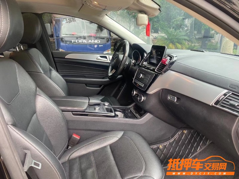 广州17年奔驰GLE5