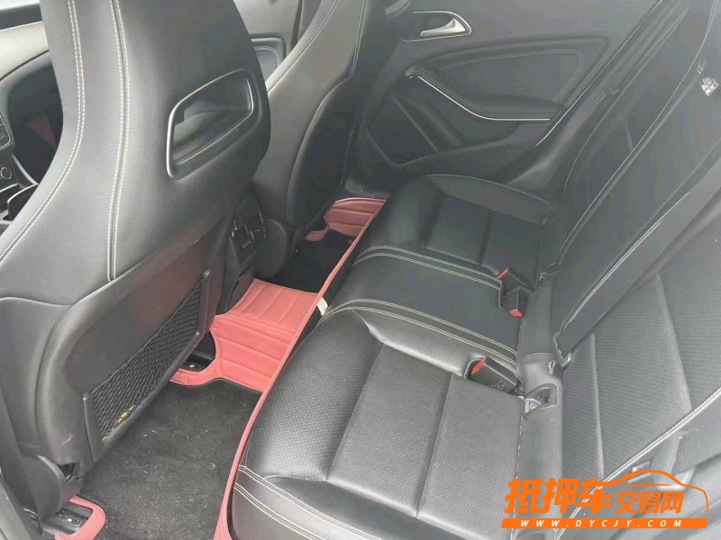 潍坊17年奔驰GLA5