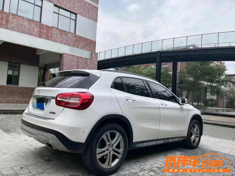 潍坊17年奔驰GLA4