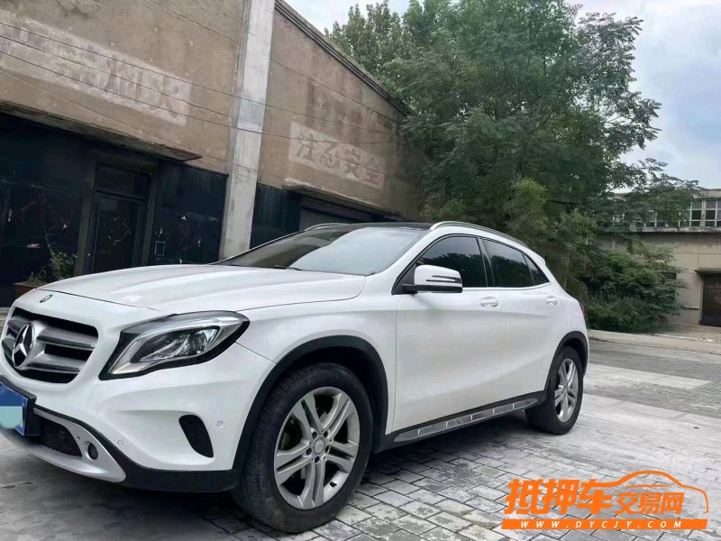 潍坊17年奔驰GLA1