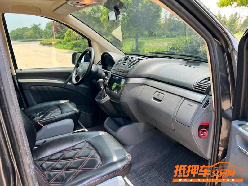 盐城11年奔驰威霆8