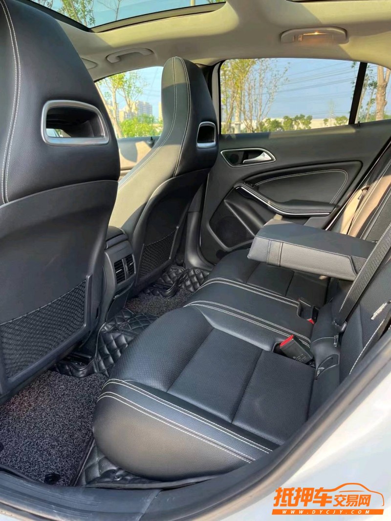 徐州16年奔驰GLA5