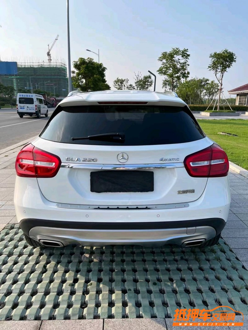 徐州16年奔驰GLA9