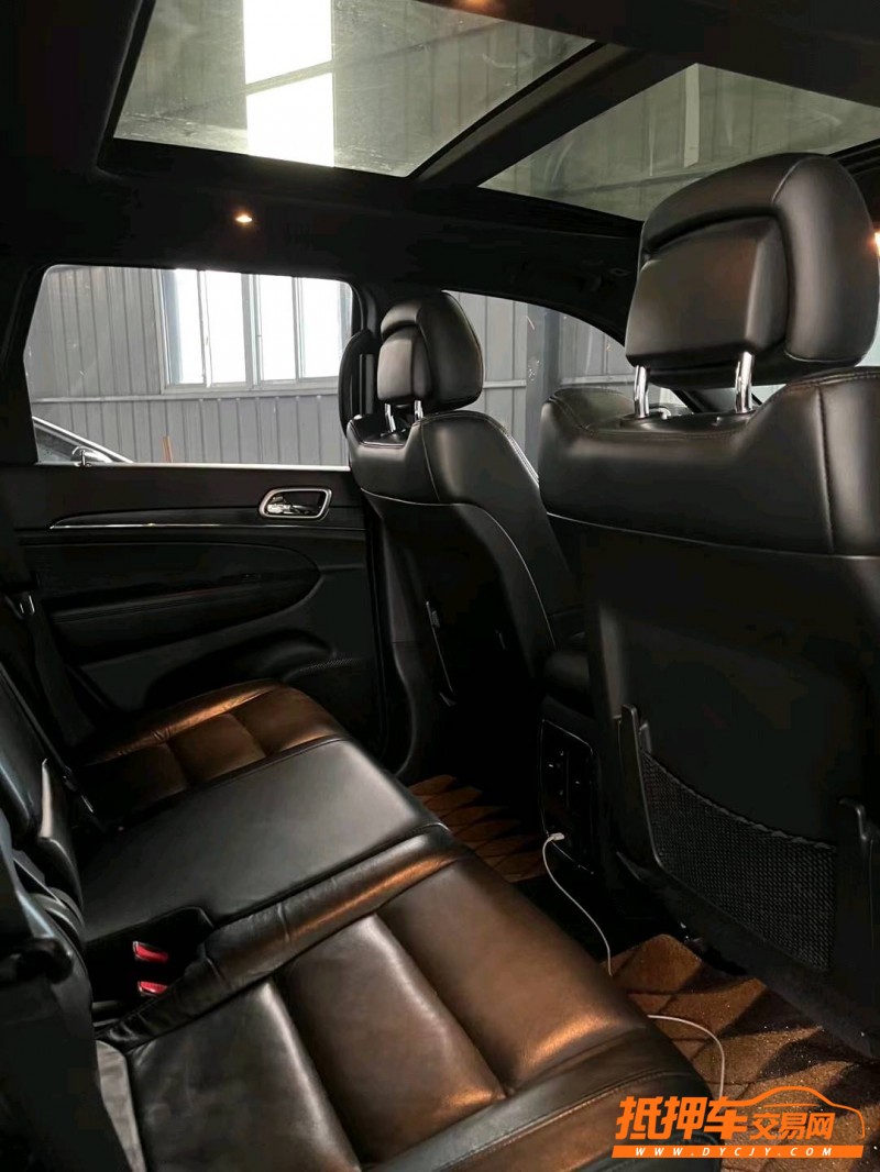 徐州19年Jeep大切诺基5