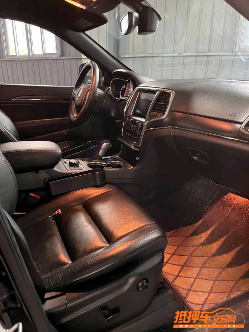 徐州19年Jeep大切诺基6