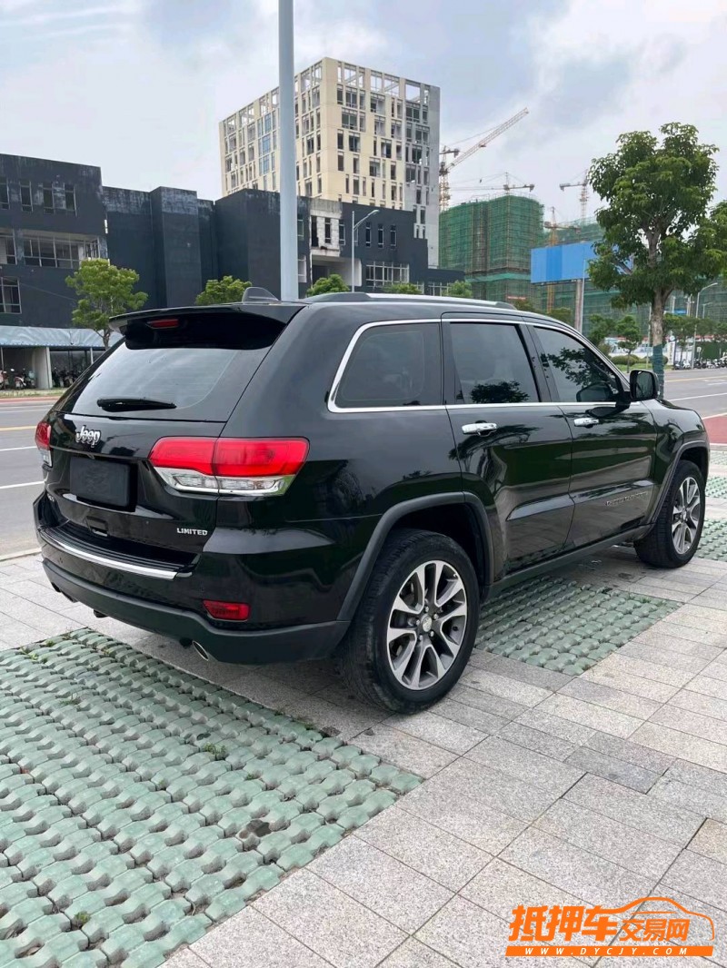 徐州19年Jeep大切诺基8