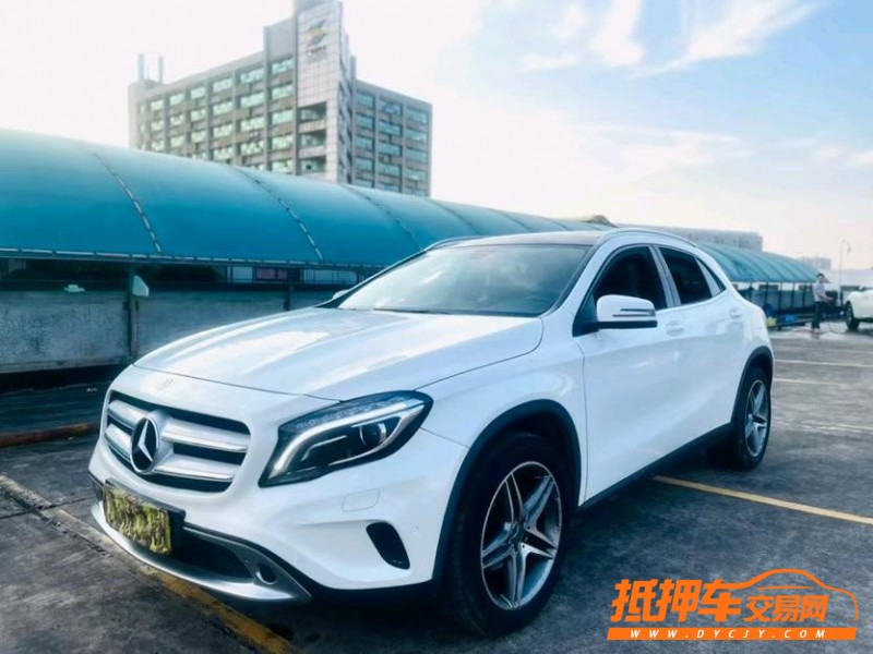 东莞14年奔驰GLA3