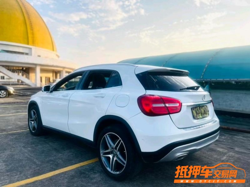 东莞14年奔驰GLA8