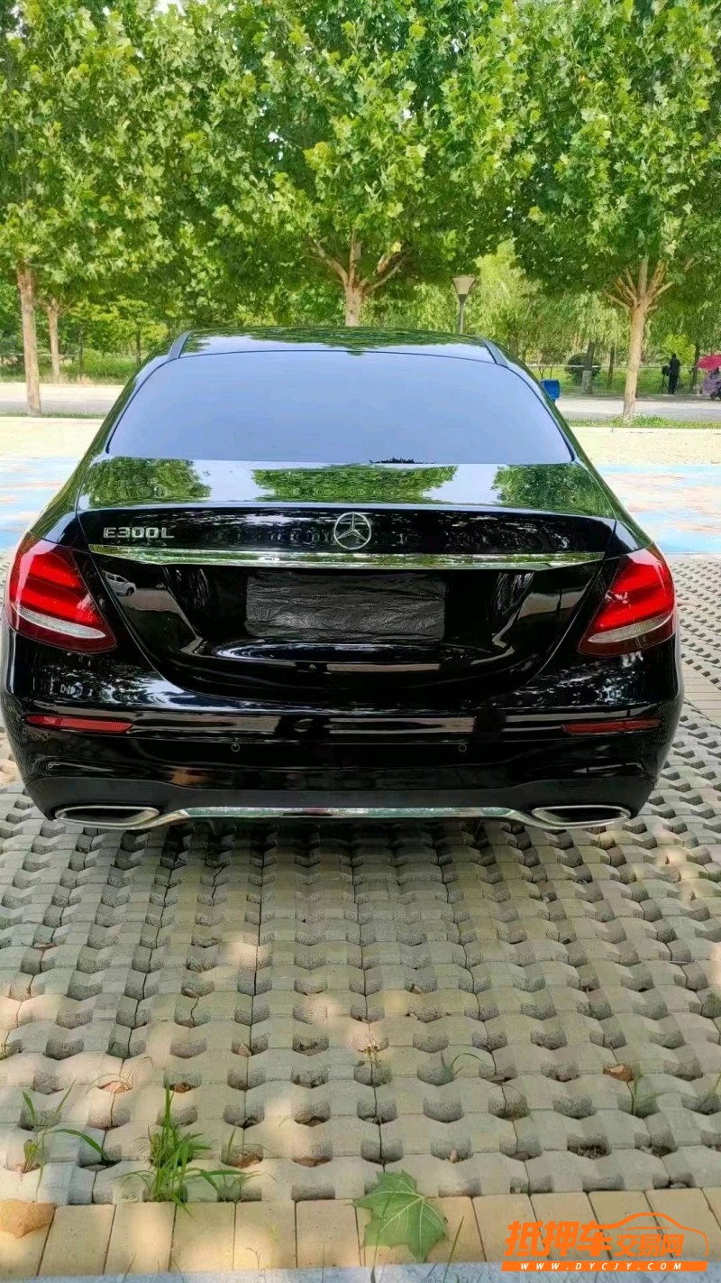 成都18年奔驰E3