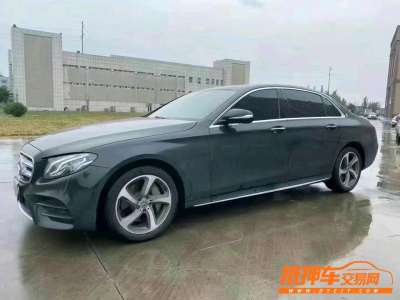 成都18年奔驰E4