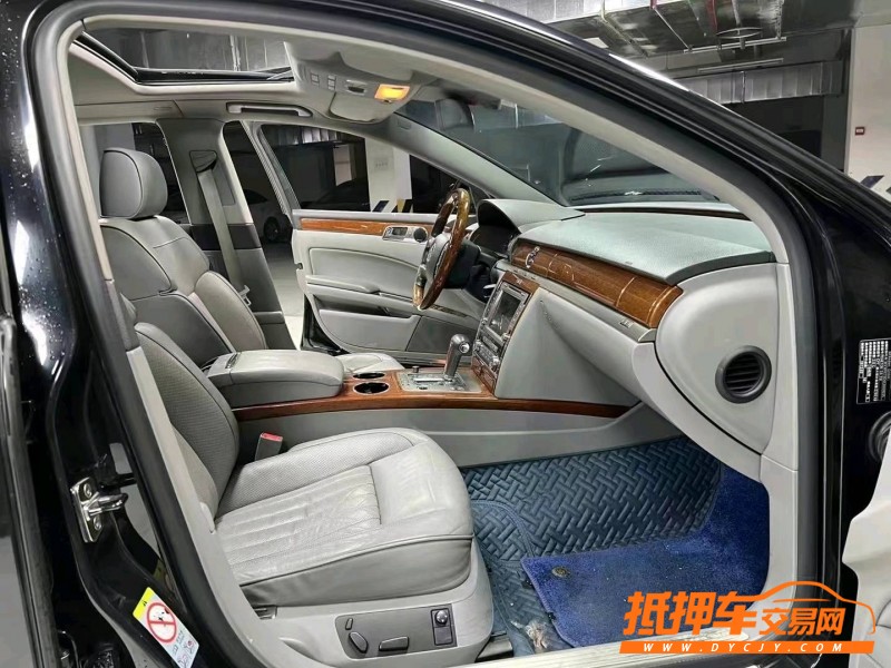 成都12年大众辉腾5