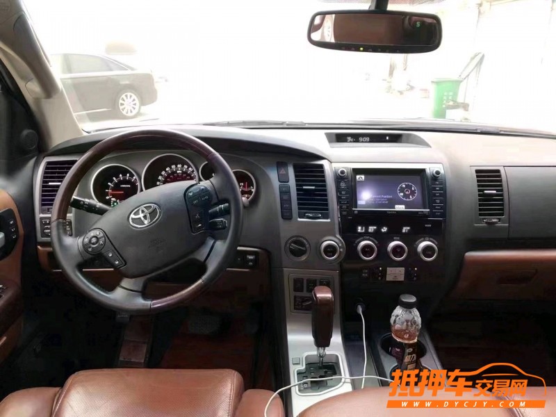 北京11年丰田红杉5