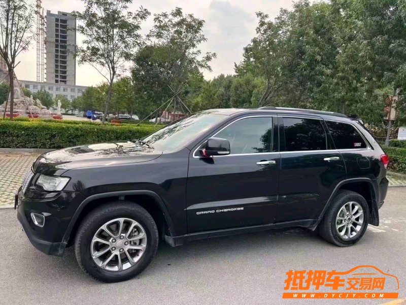 枣庄17年Jeep大切诺基2