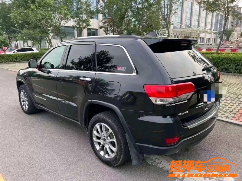 枣庄17年Jeep大切诺基8