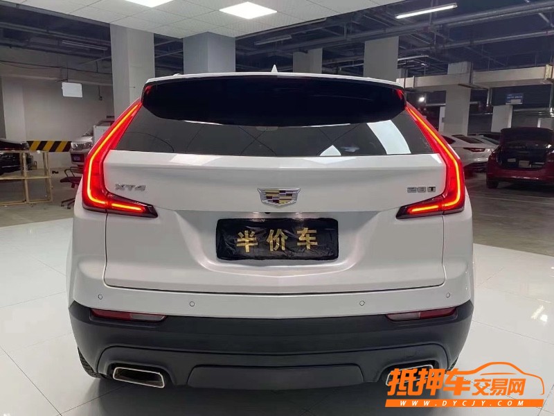 成都20年凱迪拉克XT41