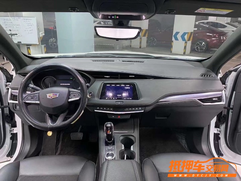 成都20年凱迪拉克XT44