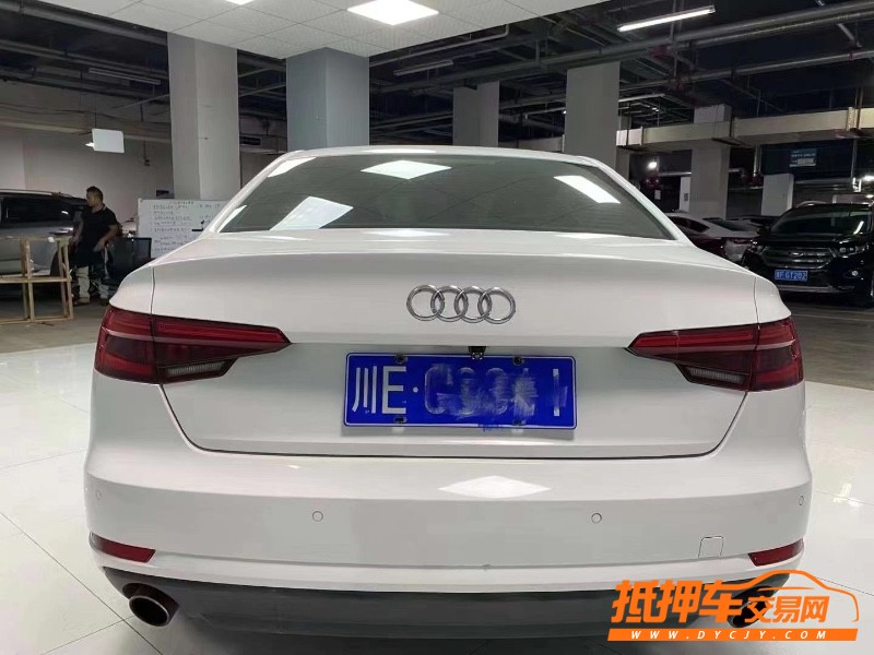 成都17年奧迪A4L1