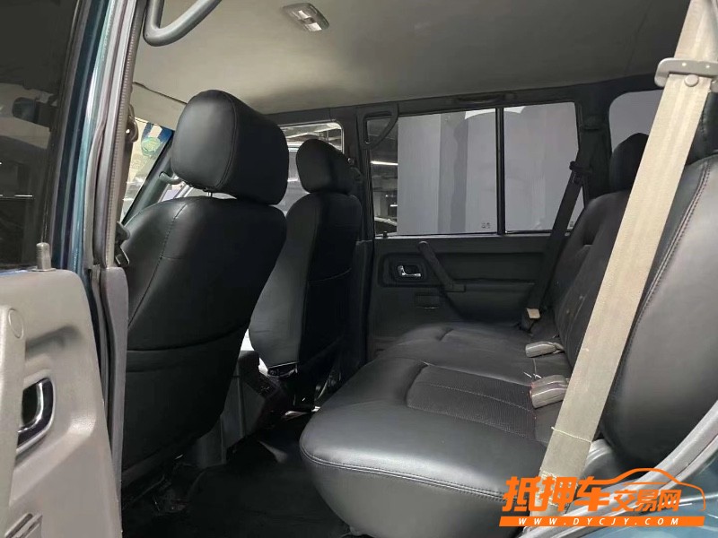 成都13年獵豹汽車黑金剛4