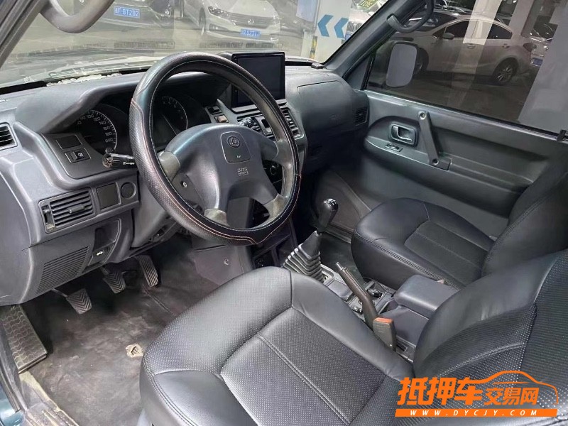 成都13年獵豹汽車黑金剛5