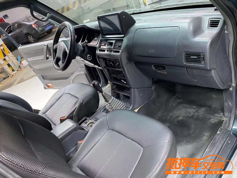 成都13年獵豹汽車黑金剛2