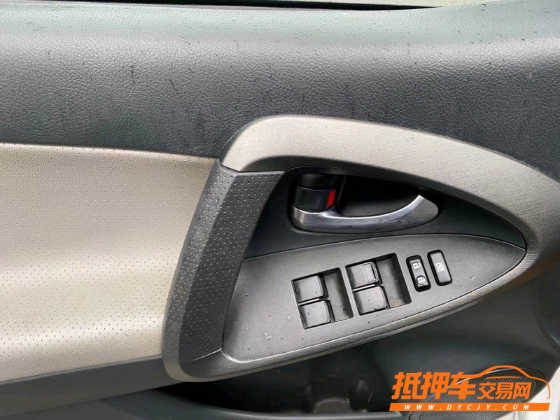 沈阳11年丰田RAV43