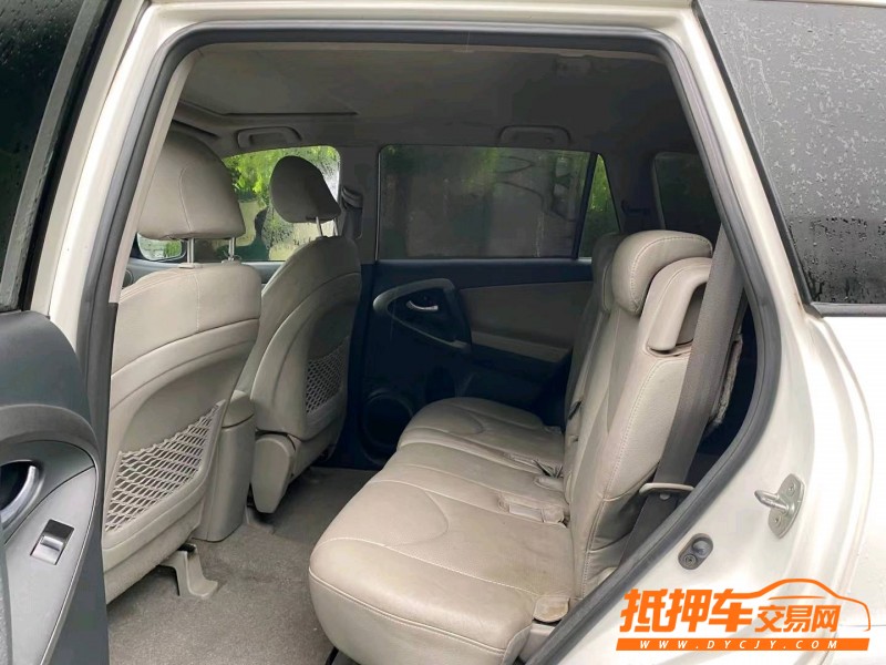 沈阳11年丰田RAV44