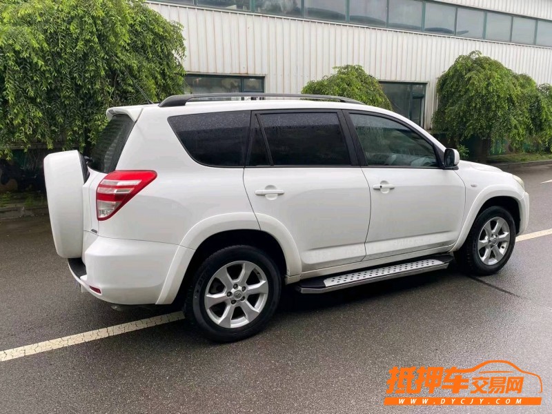 沈阳11年丰田RAV47