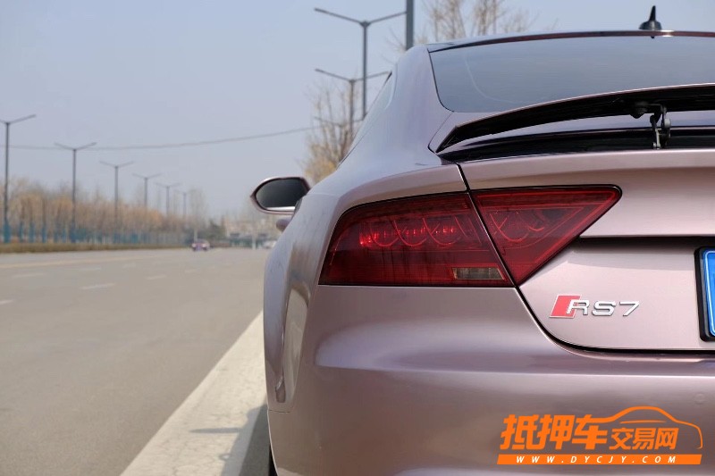 濟寧13年奧迪A7L6