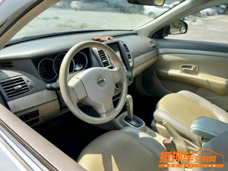 汕頭16年日產軒逸8