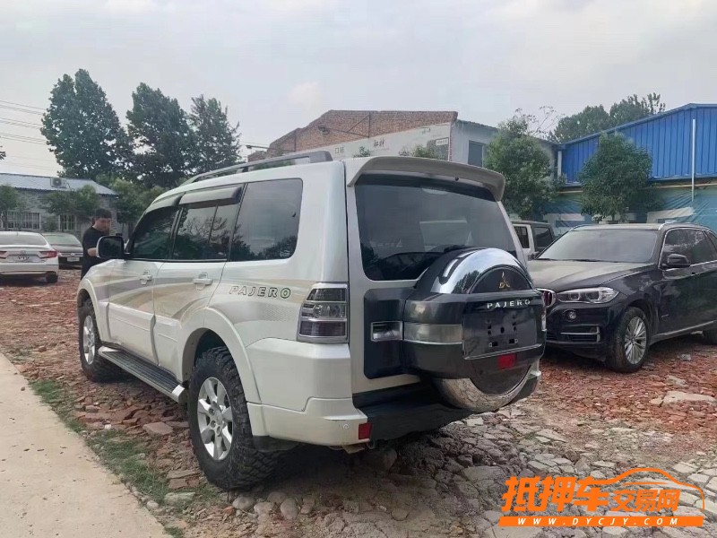 潍坊19年三菱帕杰罗7