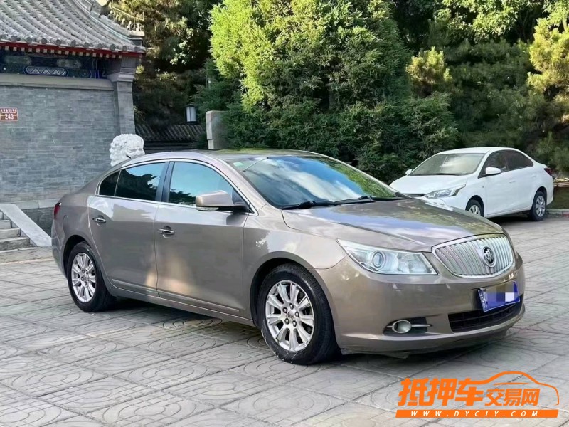 邢台11年别克君越3